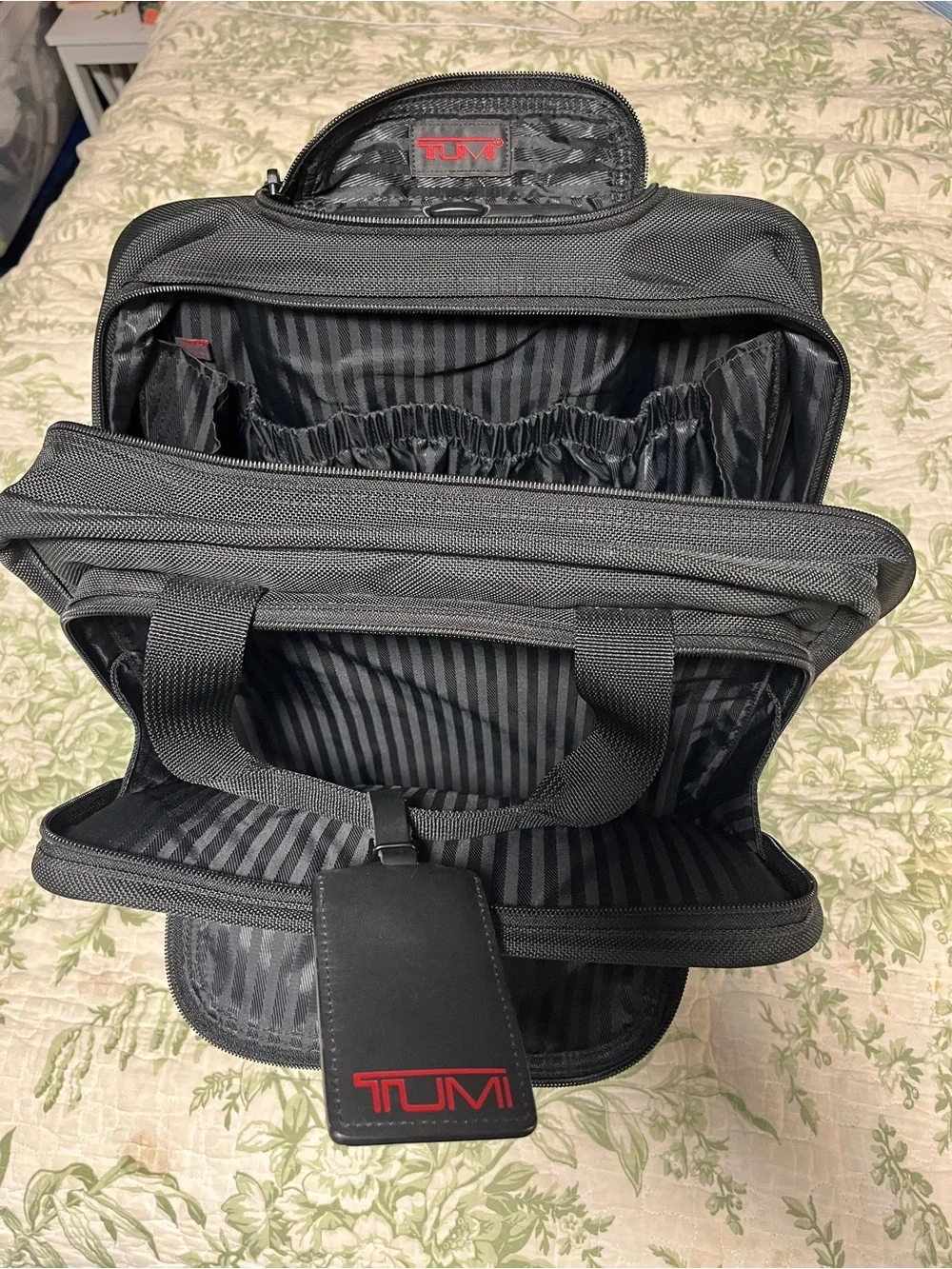 TUMI Black Nylon 2 Wheel Alpha Expandable Compact Carry On Luggage